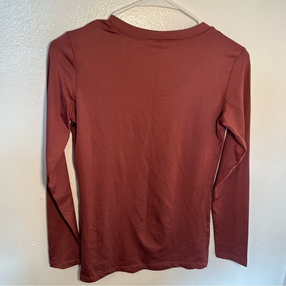 Long Sleeve Athletic Top V-Neck Mauve Pink - Picture 6 of 8